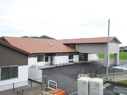 施設の外観と周辺環境