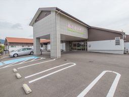 清潔な建物のエントランス