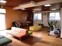 運動器具が置かれた部屋