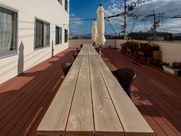 屋上テラスと花壇