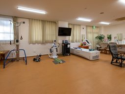 機能訓練機器付き広間