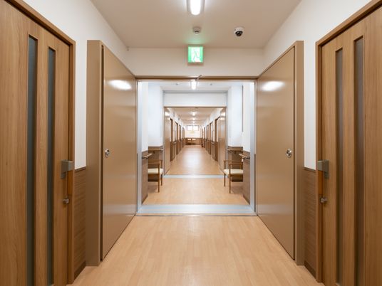 清潔な廊下の一部