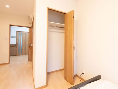 清潔な居室のクローゼット