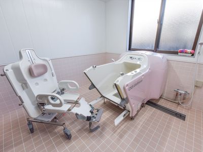 機能性を備えた清潔な浴室