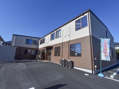 施設の清潔な外観