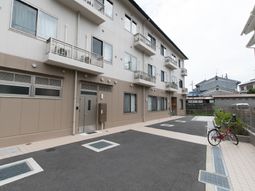きれいな外観の建物