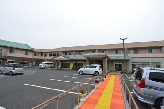 ゆったりしたエントランスの施設