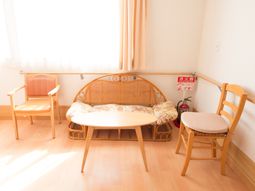 暖かい光の居室空間