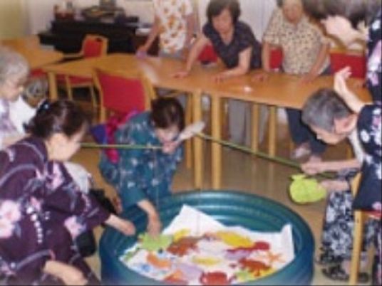 活動する笑顔の利用者様