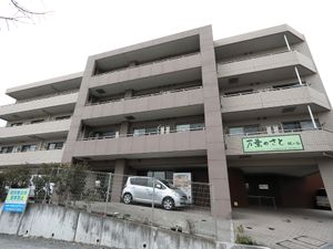 多階層の建物外観
