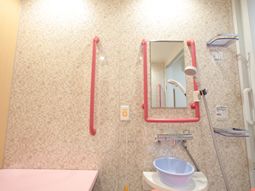 バリアフリーなトイレ設備