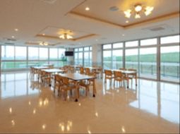 広々ダイニングの空間