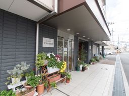エントランスの花壇