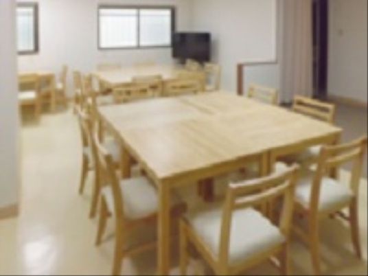 明るい空間の食堂