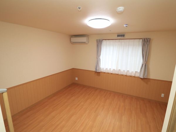 居室の明るいインテリア