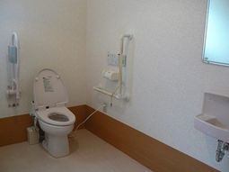 バリアフリー対応の洗面所