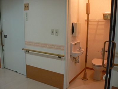 バリアフリーのトイレ設備