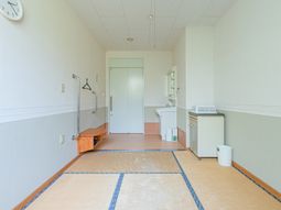 畳と手すりのある居室