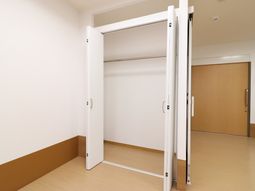 整頓されたクローゼット