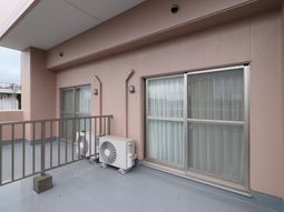 ベランダとエアコンの設備