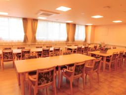 明るいダイニングの様子