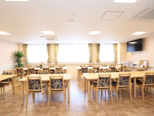 明るい食堂の風景