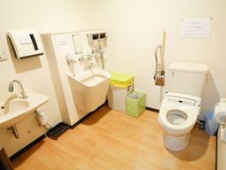 清潔なトイレの一室