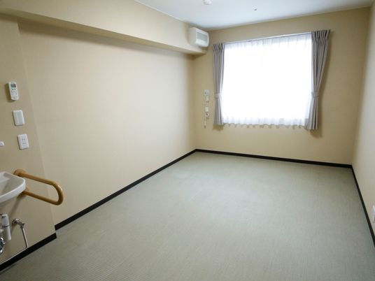 洋風な広々とした部屋