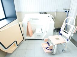 機能訓練機器と介助ツール