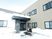 雪景色のエントランス外観