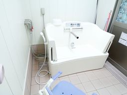 清潔な浴室設備