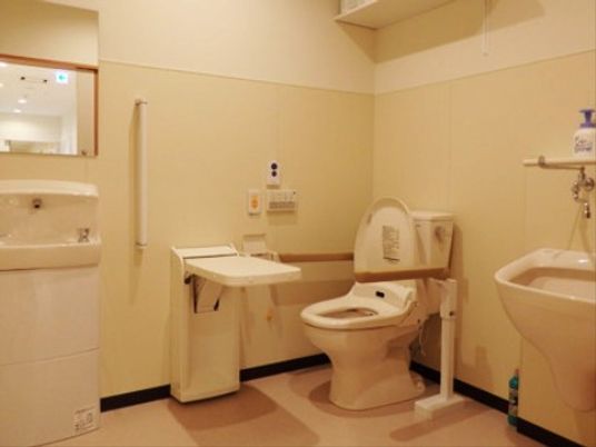 バリアフリーなトイレ空間