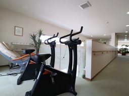 健康器具と廊下の様子