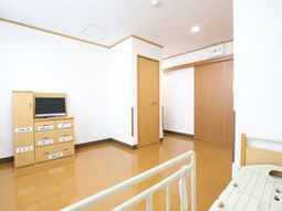 明るい居室の一角