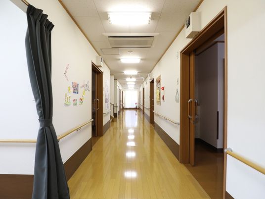 清潔感のある廊下風景
