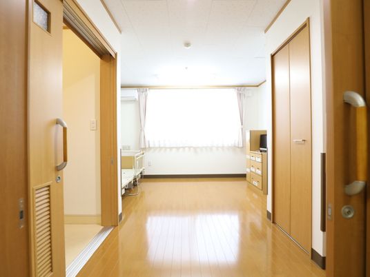 居室の開放感ある廊下