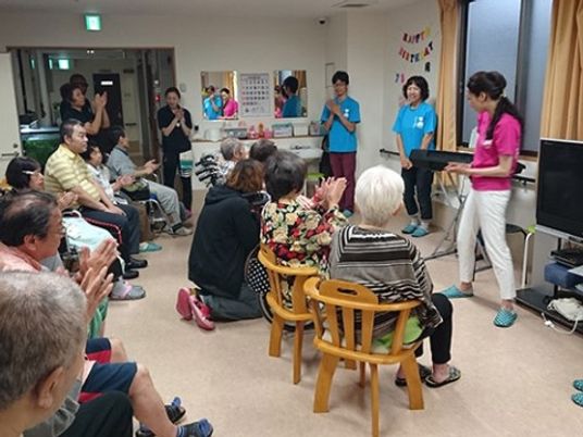 快活な多目的室の様子