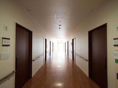 廊下の明るい光景