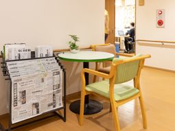 リラックス空間と新聞ラック