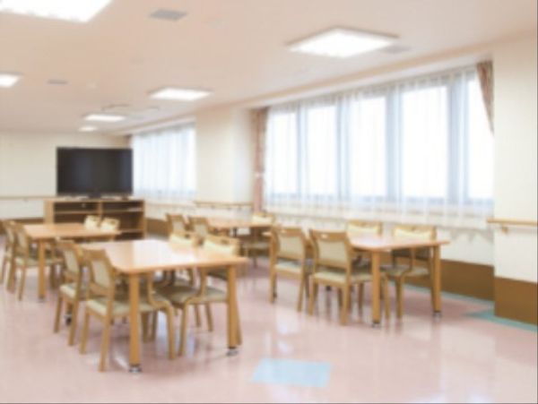 明るい食堂の様子