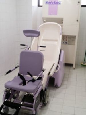 車椅子対応型浴槽
