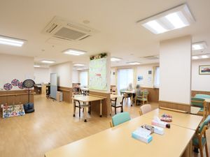 広々とした明るい共有スペース