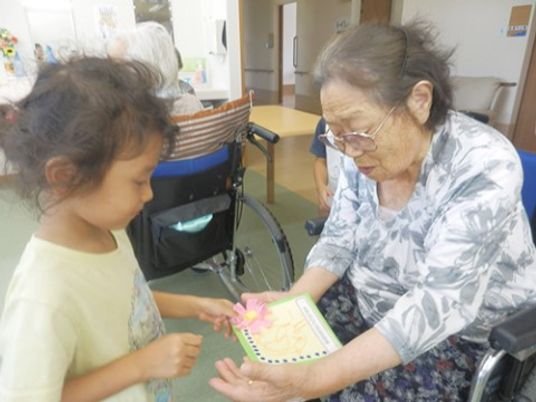 子どもとお年寄りの交流