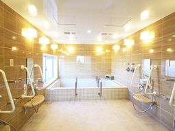 明るい清潔な浴室