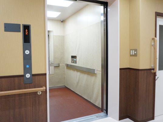 バリアフリーのエレベーター