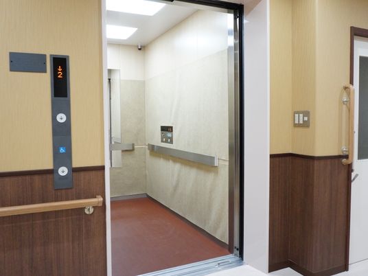 バリアフリーのエレベーター