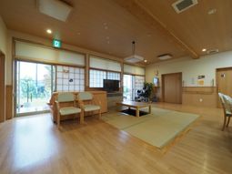 和風の明るいリビング空間