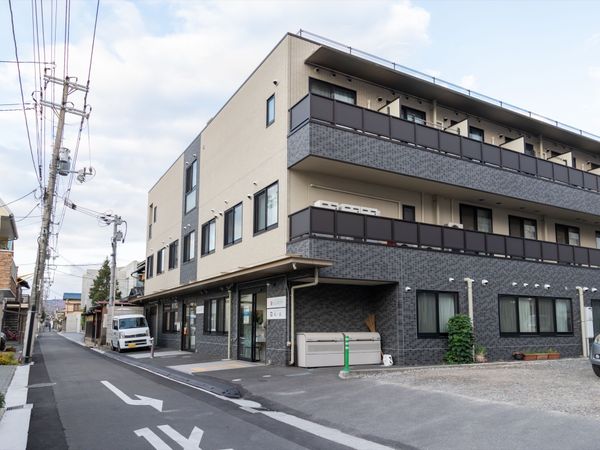 モダンな建物外観