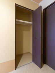 シンプルなクローゼット