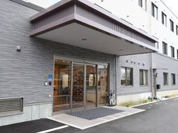 清潔感あるエントランス